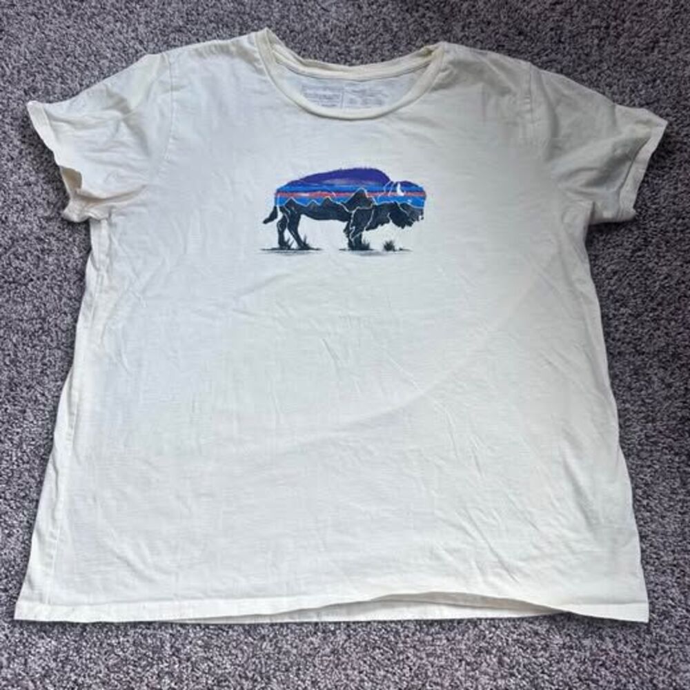 Patagonia Bison Graphic T-Shirt Size Medium Organic Cotton